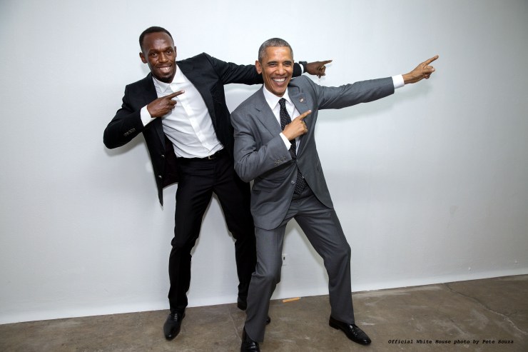 Le président Obama pose avec Usain Bolt [Crédit photo by Pete Souza]